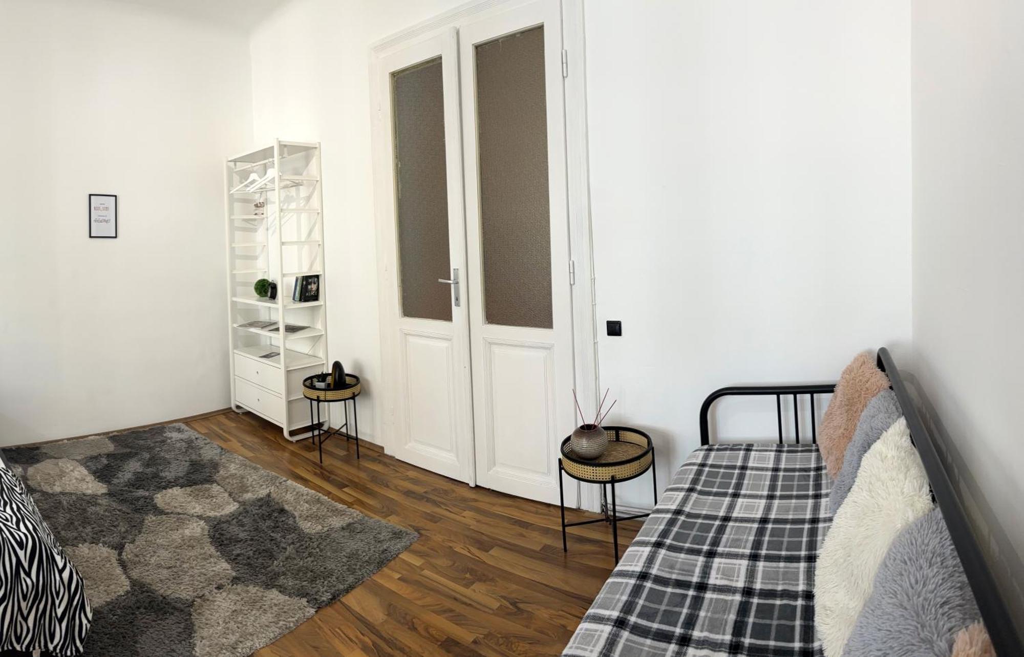 Big And Comfortable Mariahilfer Apartment Vienna Exterior photo